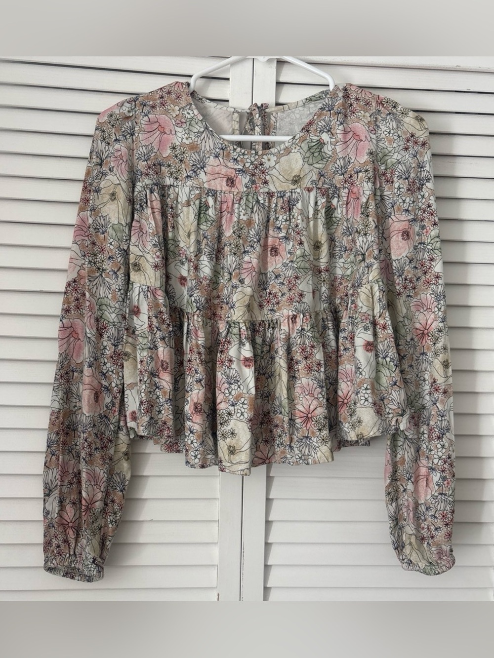 🌸Floral Tiered Blouse in Pink and Cream